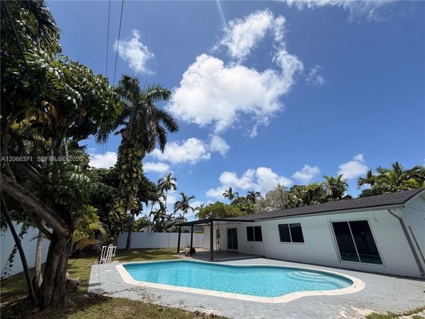 9934 SW 195th St, Cutler Bay, FL 33157
