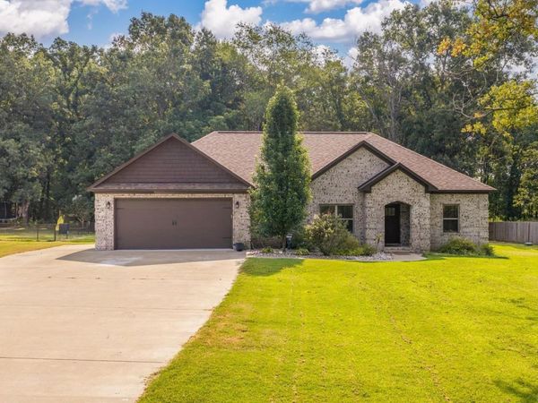 92 Garrison , Greenbrier, AR 72058