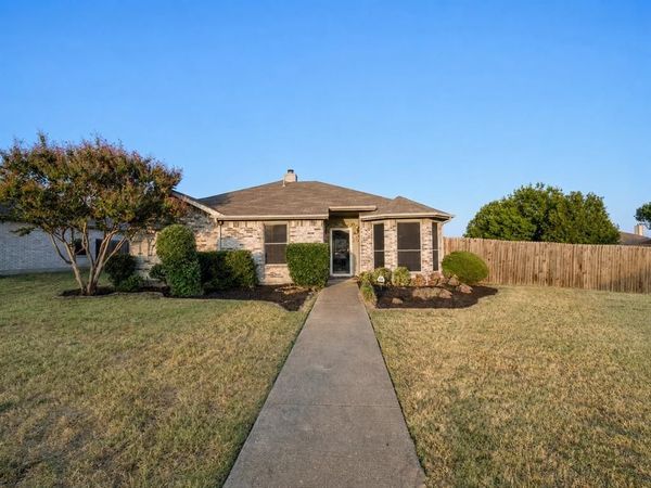 1908 Chapman Drive , Lancaster, TX 75134