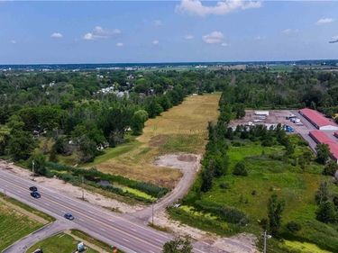 2557 Niag Falls Boulevard N, Niagara Falls, NY 14304