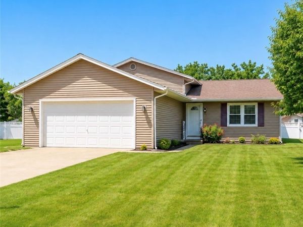 546 Fieldstone Drive , Amherst, OH 44001