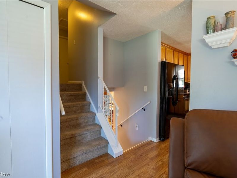 546 Fieldstone Drive, Amherst, OH 44001 Photo 17