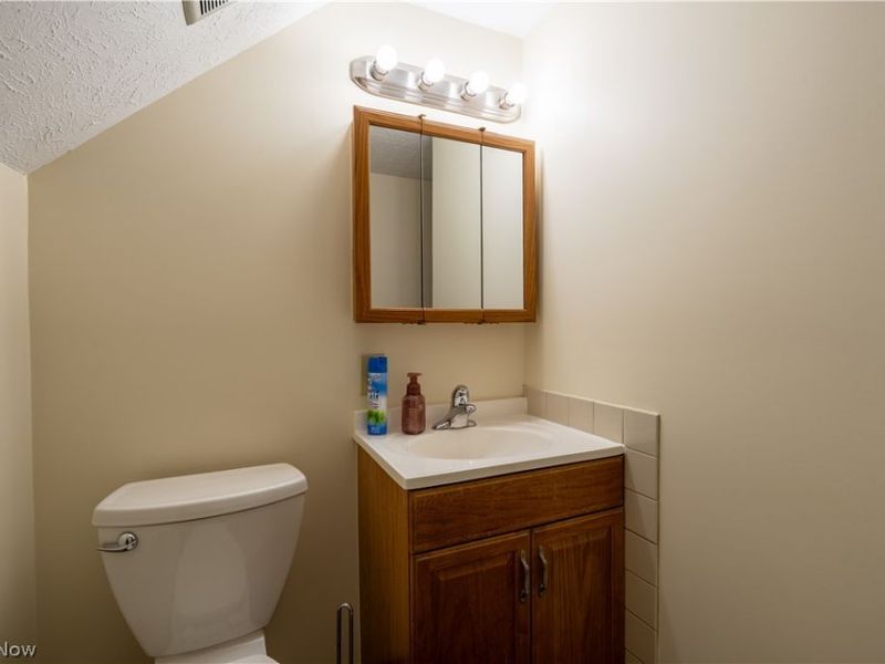 546 Fieldstone Drive, Amherst, OH 44001 Photo 29