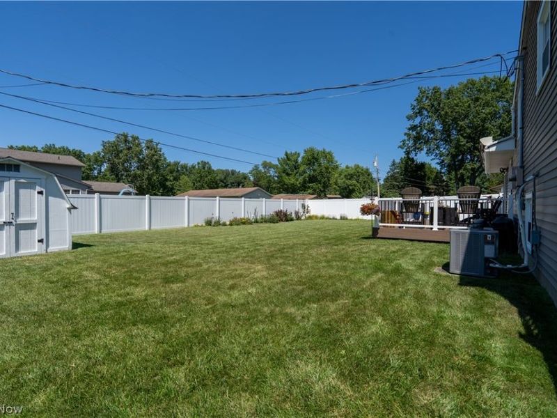 546 Fieldstone Drive, Amherst, OH 44001 Photo 35
