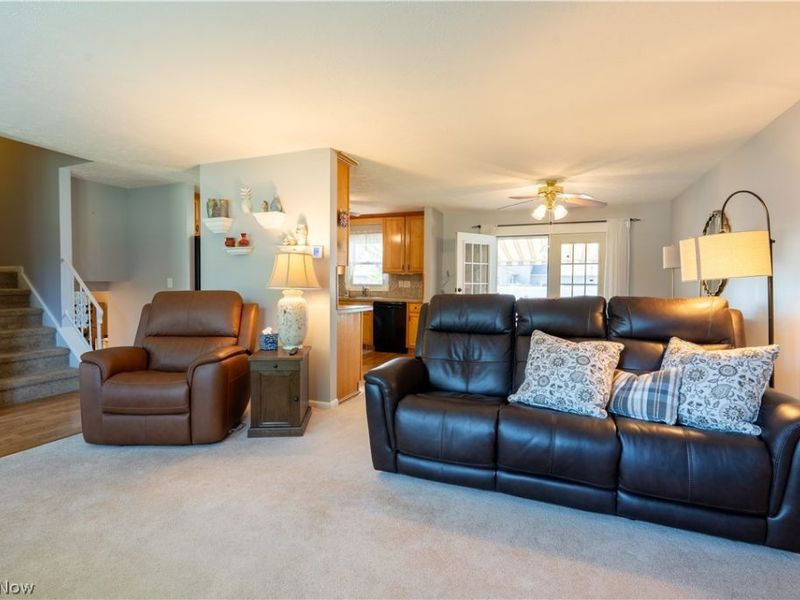 546 Fieldstone Drive, Amherst, OH 44001 Photo 5