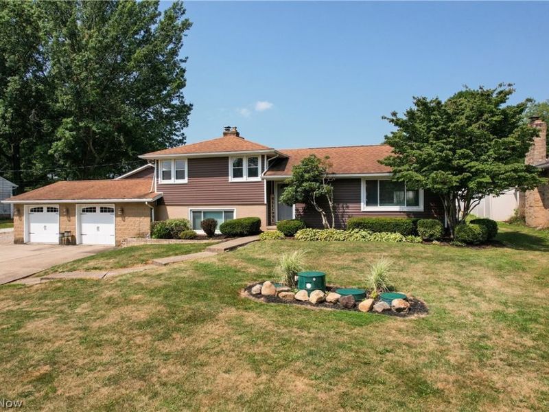 6203 Melody Road NE, Canton, OH 44721 Photo 2