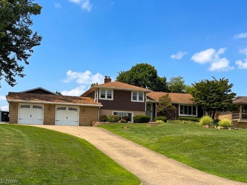 6203 Melody Road NE, Canton, OH 44721 Photo 3