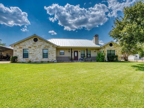 809 Skyline DR, Kingsland, TX 78639