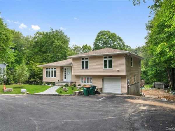 674 Sprout Brook Road , Putnam Valley, NY 10579