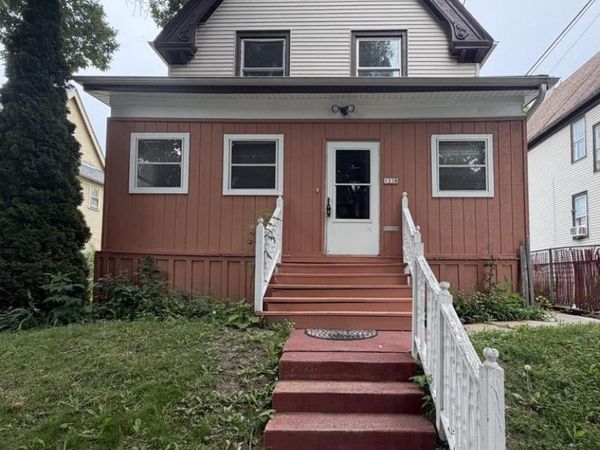 1238 N 33rd STREET, Milwaukee, WI 53208