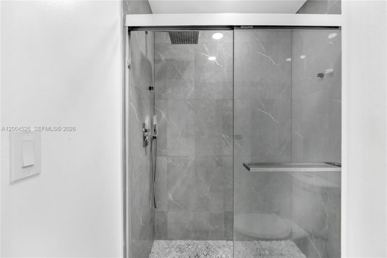 6742 NW 188th Ter , Unit 6742, Hialeah, FL 33015 Photo
