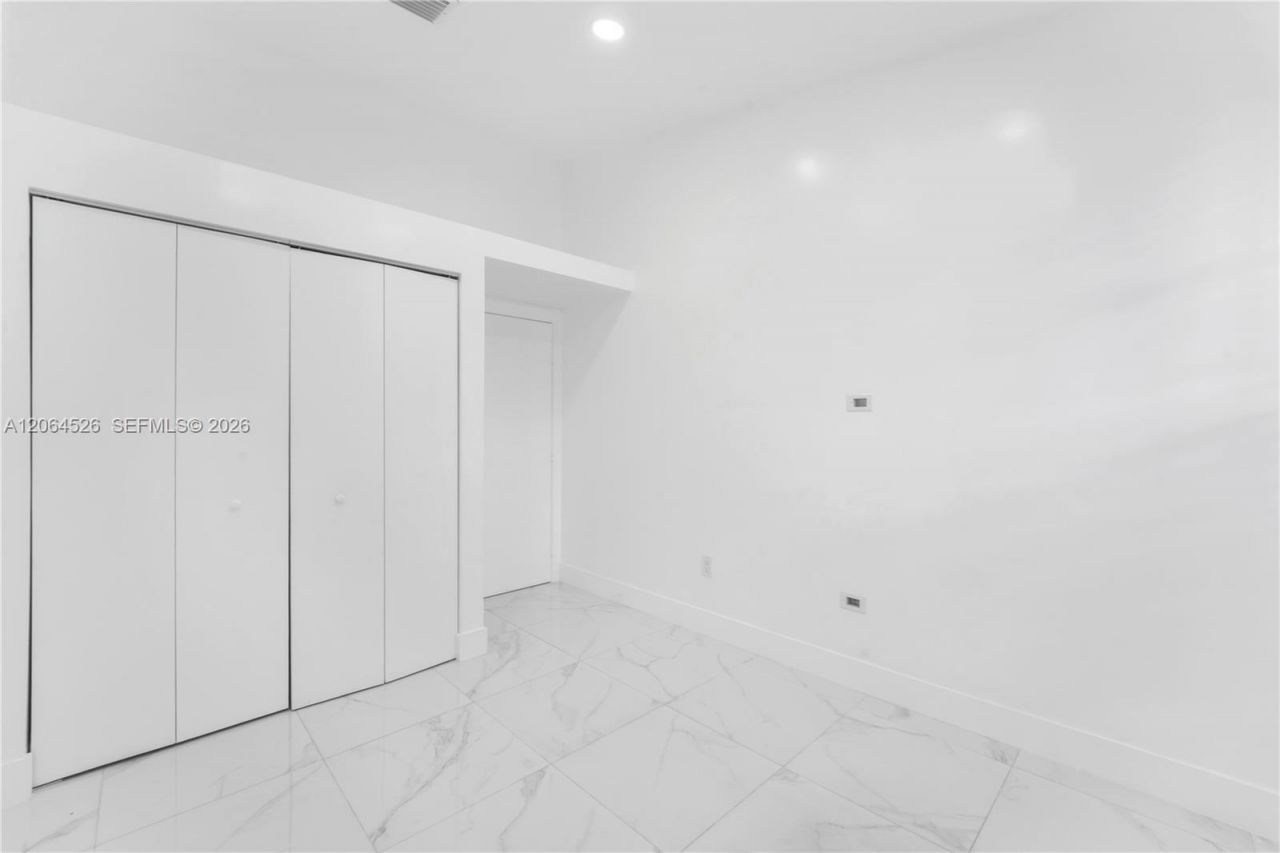 6742 NW 188th Ter , Unit 6742, Hialeah, FL 33015 Photo