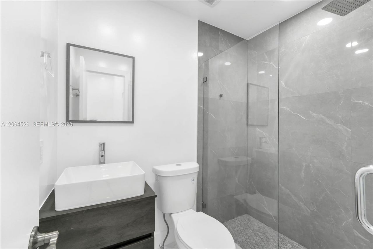 6742 NW 188th Ter , Unit 6742, Hialeah, FL 33015 Photo