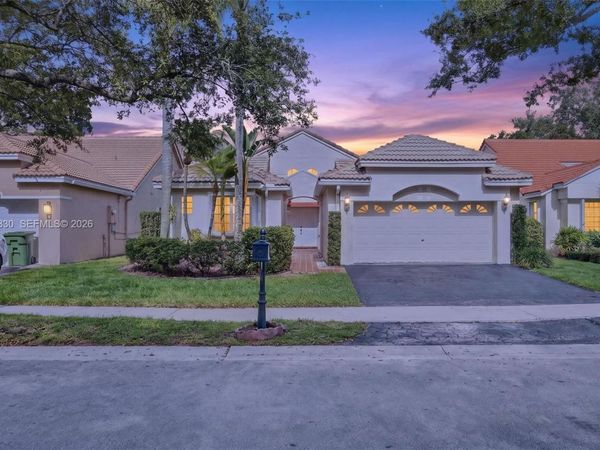 1520 Seabay Rd , Weston, FL 33326
