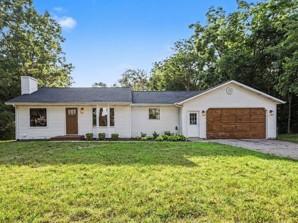4372 Hunsberger Avenue NE, Grand Rapids, MI 49525