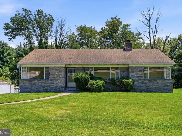 4022 W CHESTER PIKE , NEWTOWN SQUARE, PA 19073