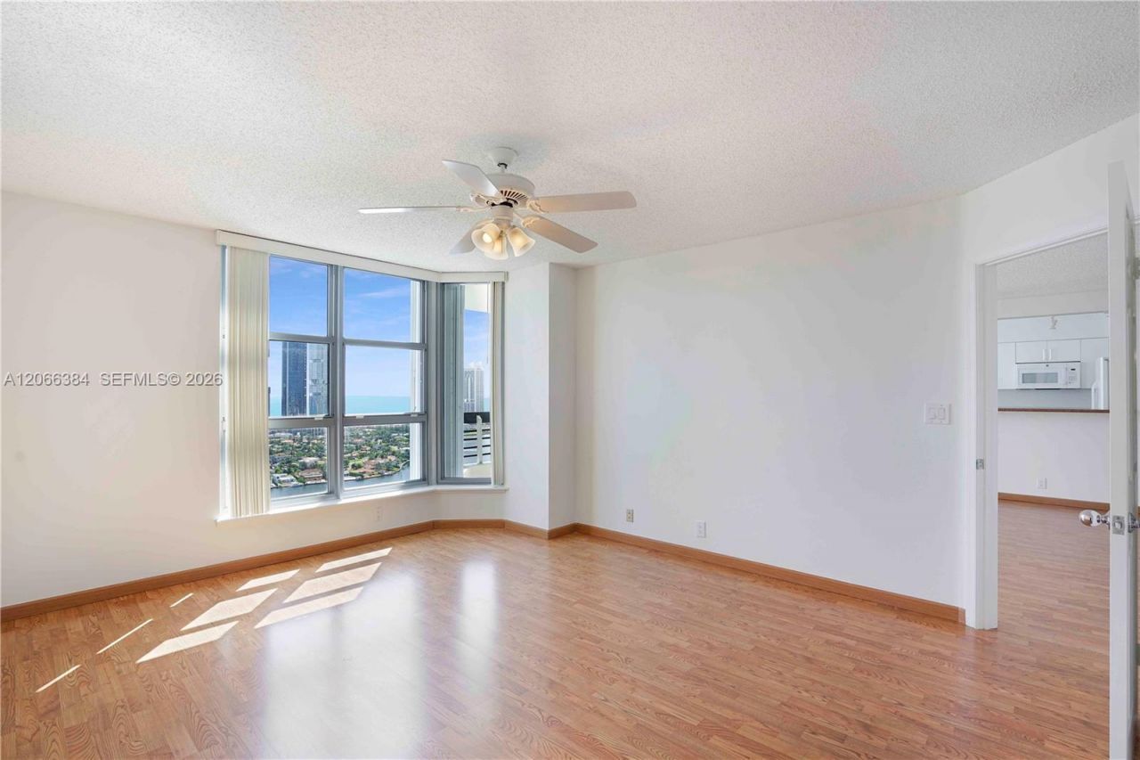 3530 Mystic Pointe Dr, Unit 3214, Aventura, FL 33180 Photo