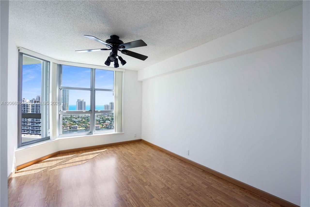 3530 Mystic Pointe Dr, Unit 3214, Aventura, FL 33180 Photo