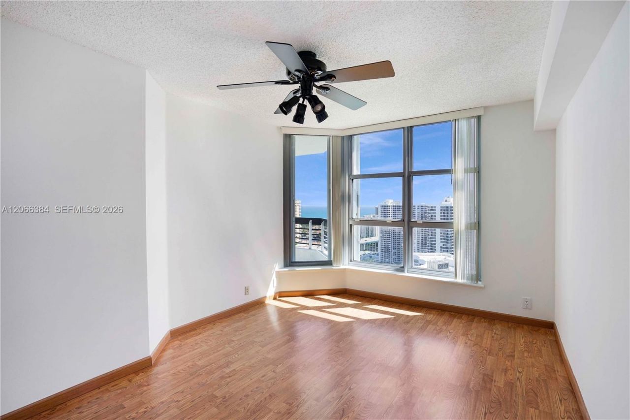 3530 Mystic Pointe Dr, Unit 3214, Aventura, FL 33180 Photo