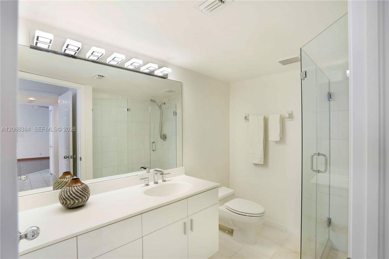 3530 Mystic Pointe Dr, Unit 3214, Aventura, FL 33180 Photo