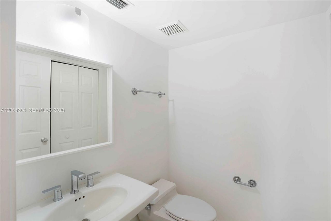 3530 Mystic Pointe Dr, Unit 3214, Aventura, FL 33180 Photo
