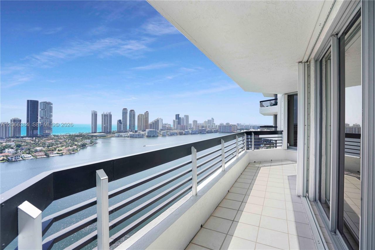 3530 Mystic Pointe Dr, Unit 3214, Aventura, FL 33180 Photo