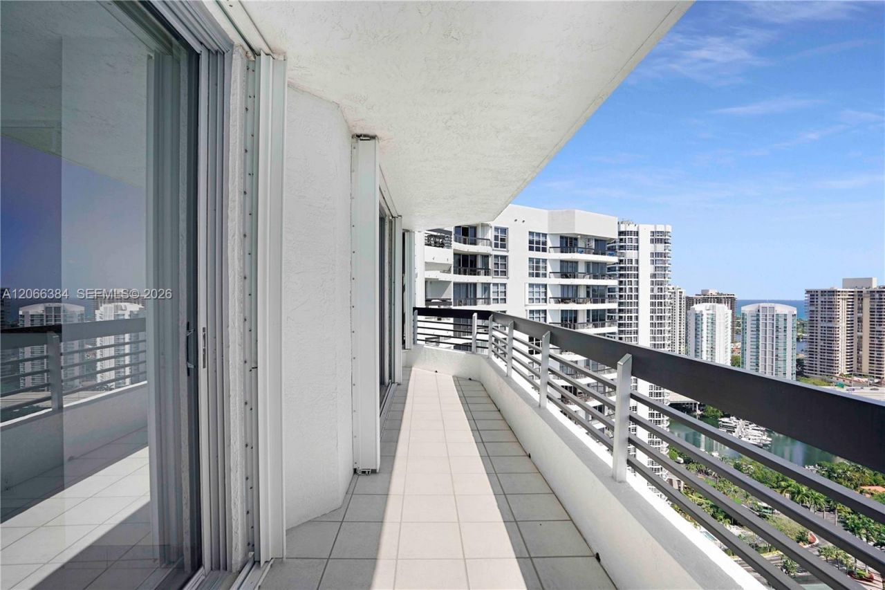 3530 Mystic Pointe Dr, Unit 3214, Aventura, FL 33180 Photo
