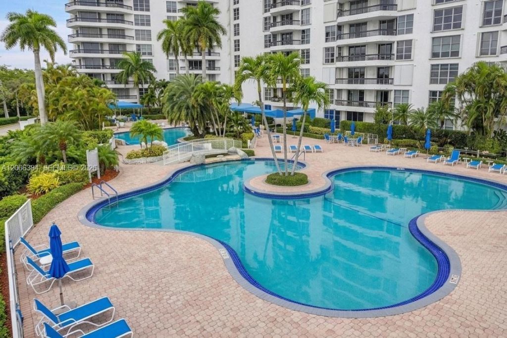 3530 Mystic Pointe Dr, Unit 3214, Aventura, FL 33180 Photo
