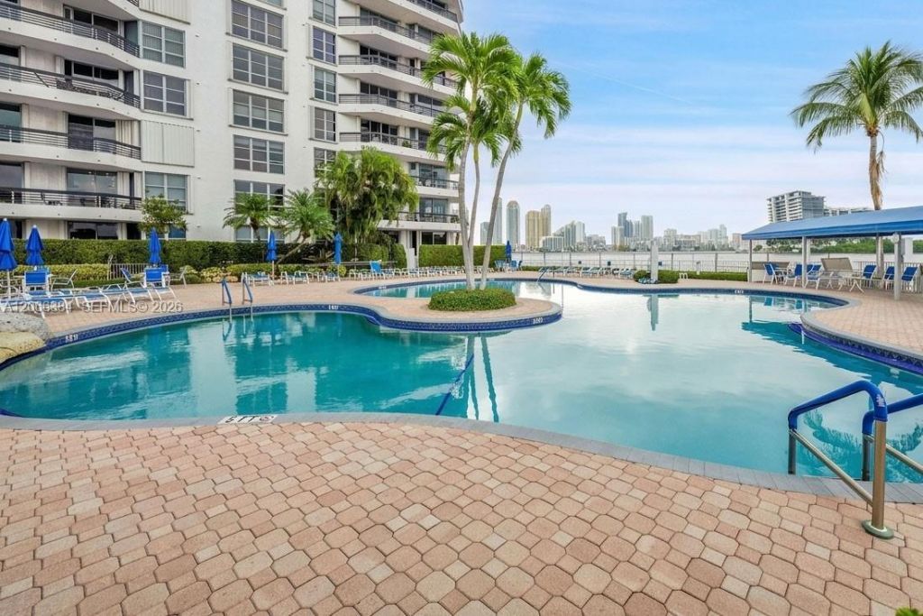 3530 Mystic Pointe Dr, Unit 3214, Aventura, FL 33180 Photo