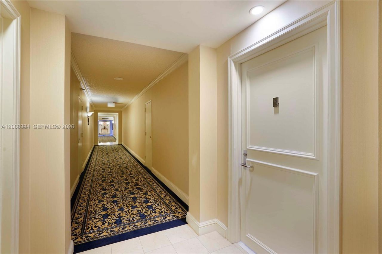 3530 Mystic Pointe Dr, Unit 3214, Aventura, FL 33180 Photo