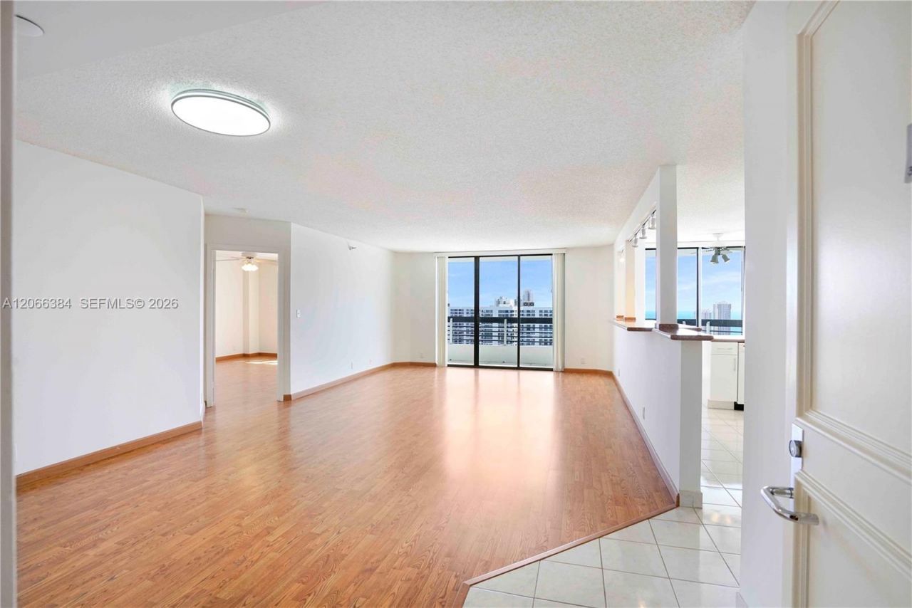 3530 Mystic Pointe Dr, Unit 3214, Aventura, FL 33180 Photo