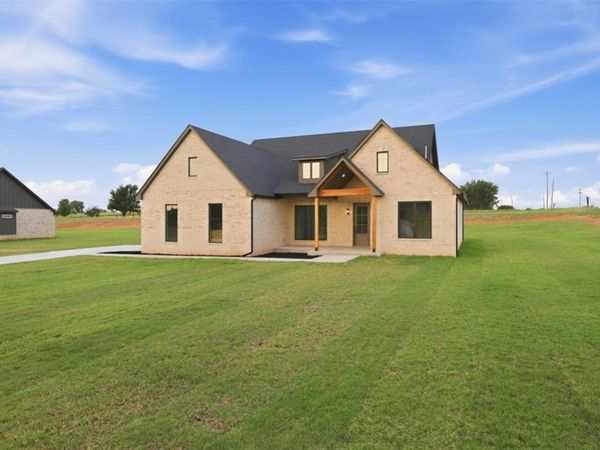 2179 Providence Way, Crescent, OK 73028