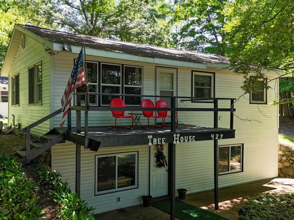 429 Geneva Road S, Shepherd, MI 48883