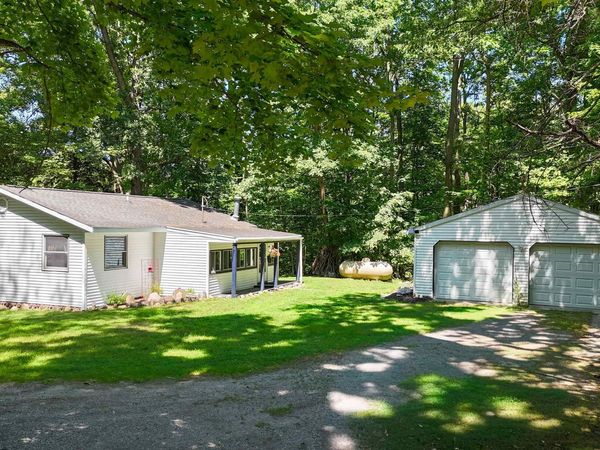 429 Geneva Road S, Shepherd, MI 48883