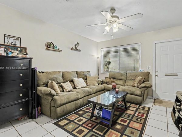 2516 Hayes St, Unit 10, Hollywood, FL 33020