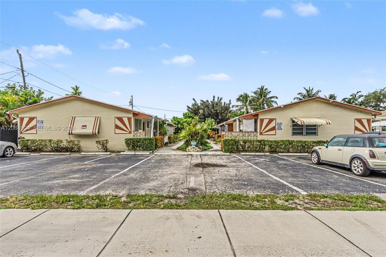 2516 Hayes St, Unit 10, Hollywood, FL 33020 Photo