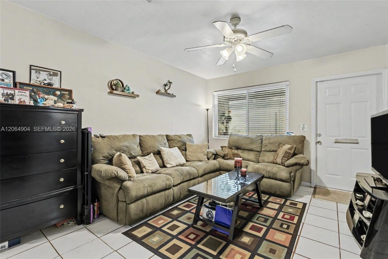 2516 Hayes St , Unit 10, Hollywood, FL 33020 Photo