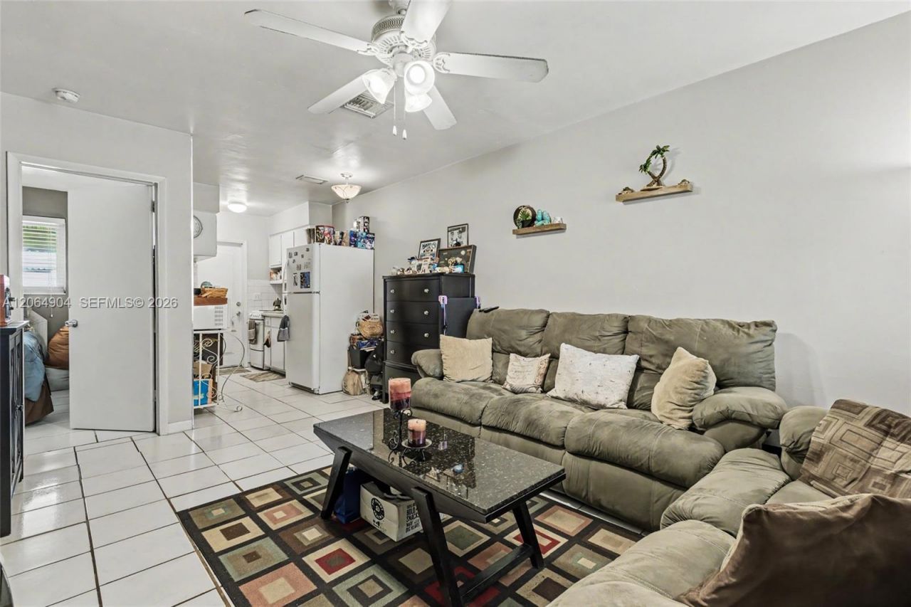 2516 Hayes St , Unit 10, Hollywood, FL 33020 Photo