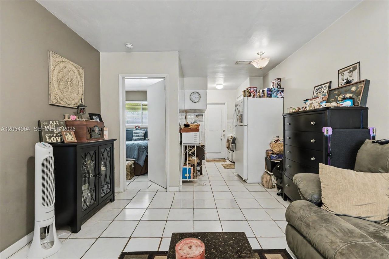 2516 Hayes St , Unit 10, Hollywood, FL 33020 Photo
