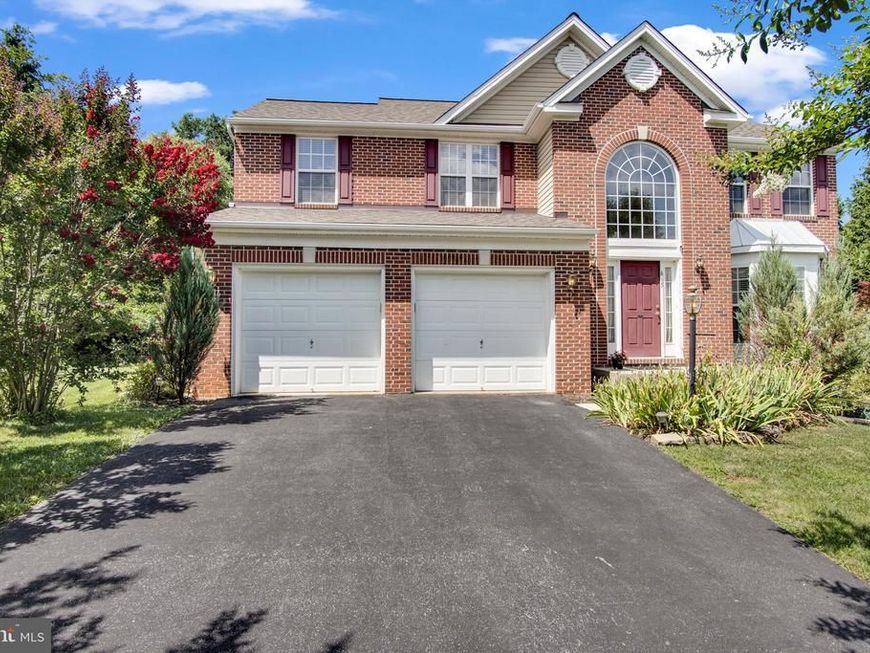 665 Clydesdale Drive, York, PA 17402 Main Photo