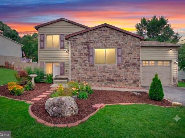 16 YANKEE DRIVE , MT HOLLY SPRINGS, PA 17065