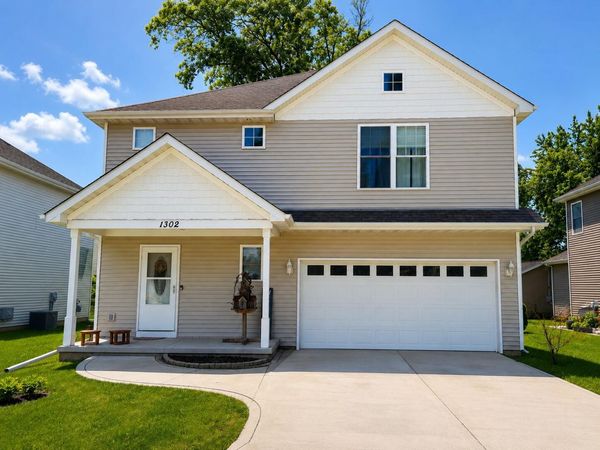 1302 Bobolink Road , Valparaiso, IN 46383
