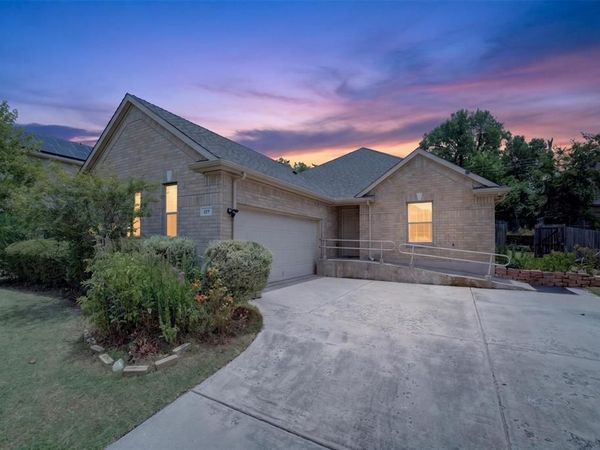 119 Matamoros Street , Grand Prairie, TX 75051
