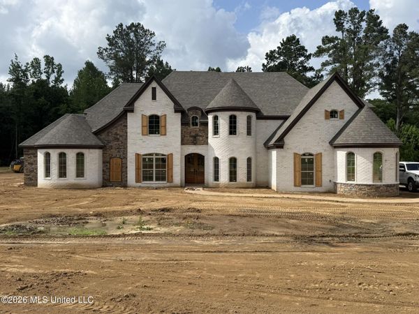 84 Live Oaks Drive, Lamar, MS 38642