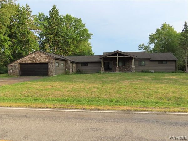 1357 Sturgeon Point Road, Derby, NY 14047