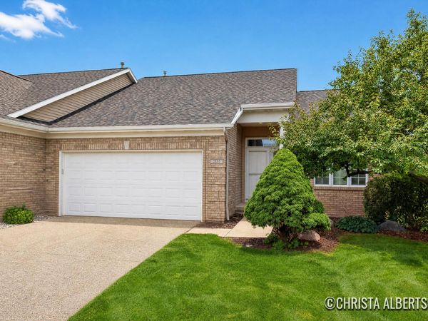 2555 Gracepoint Court SE, Unit 40, Caledonia, MI 49316