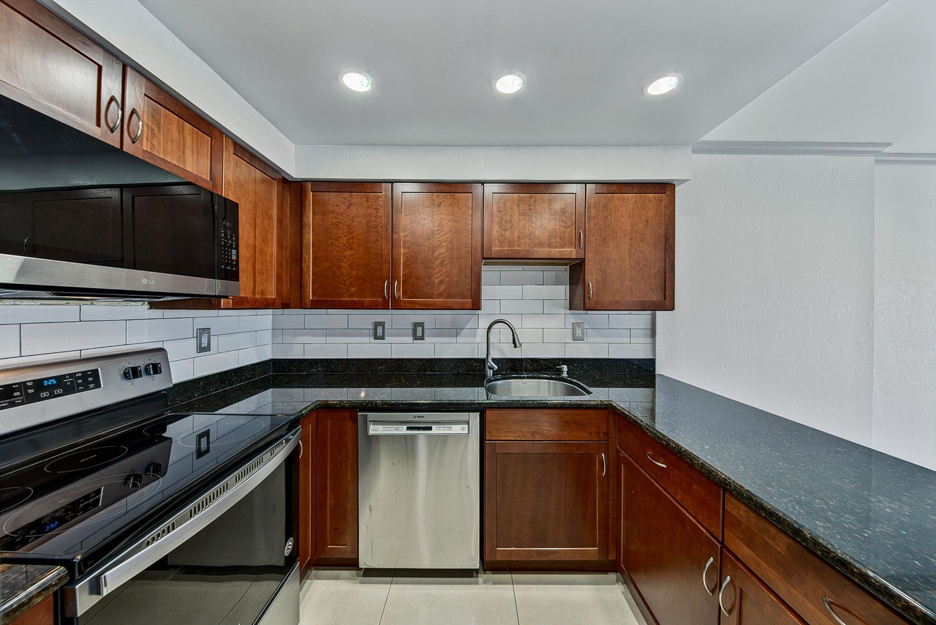 2900 NE 30th Street, Unit 9i, Fort Lauderdale, FL 33306 Photo