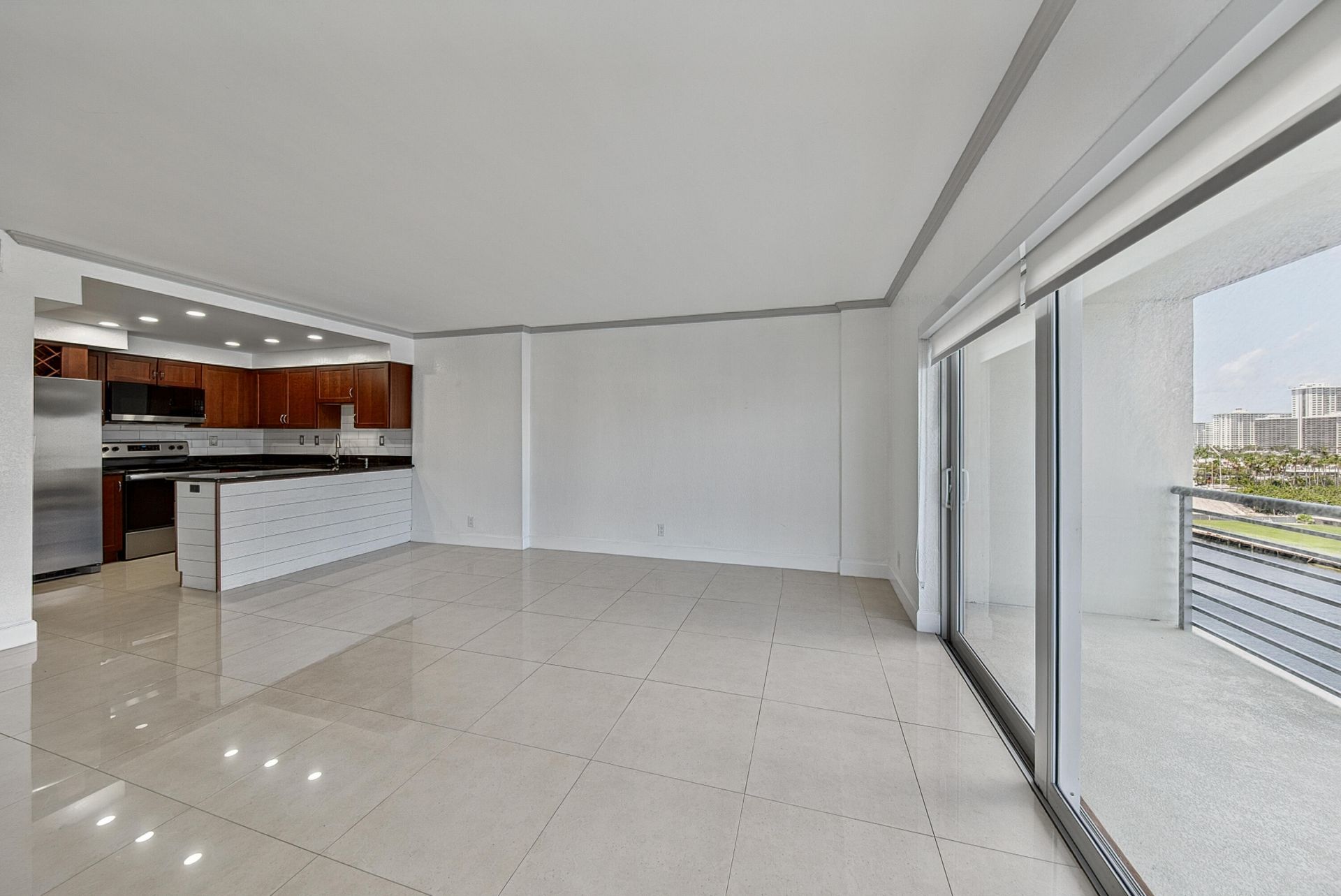 2900 NE 30th Street, Unit 9i, Fort Lauderdale, FL 33306 Photo