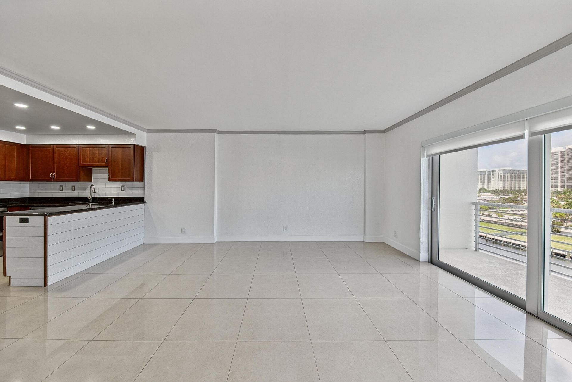 2900 NE 30th Street, Unit 9i, Fort Lauderdale, FL 33306 Photo