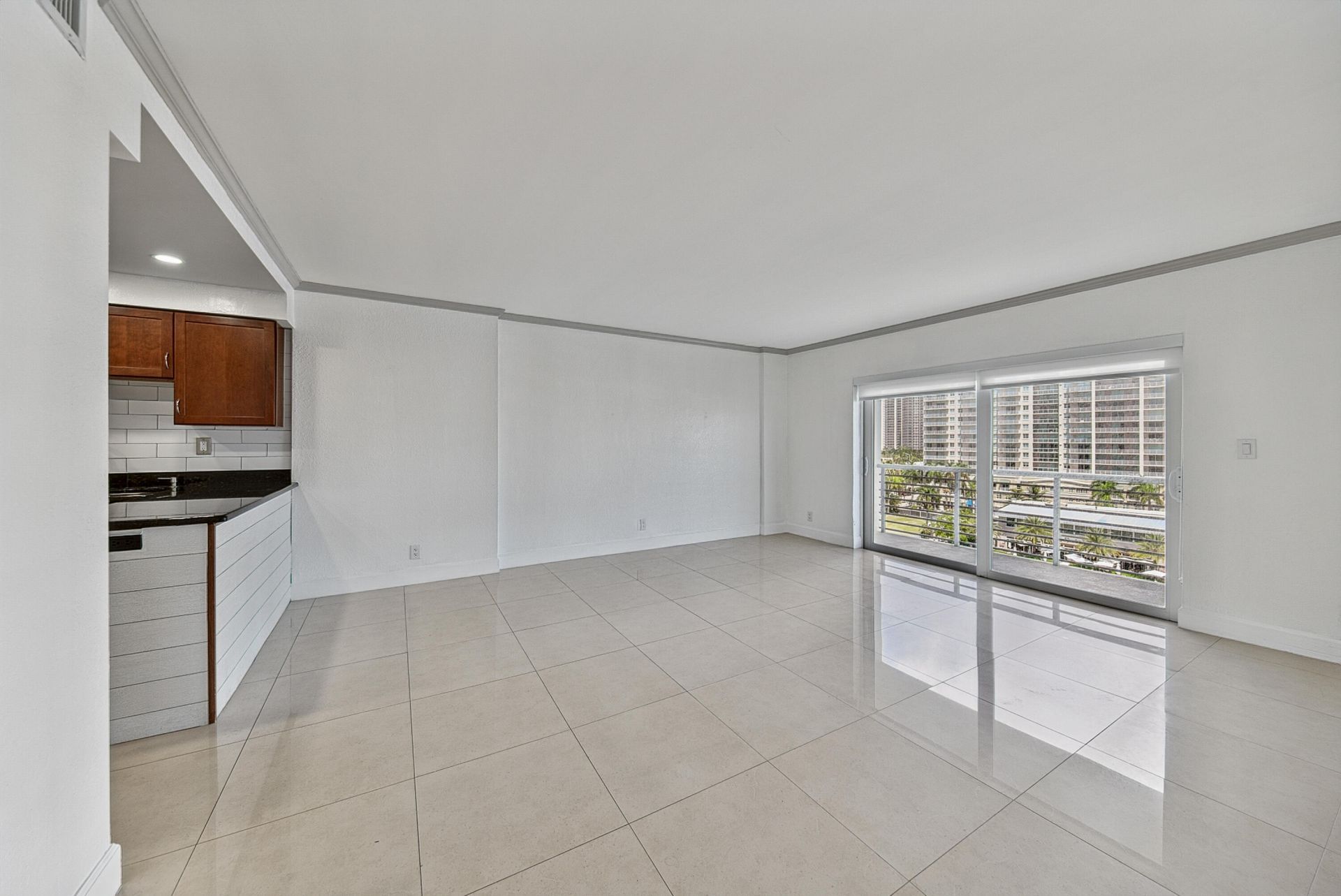 2900 NE 30th Street, Unit 9i, Fort Lauderdale, FL 33306 Photo